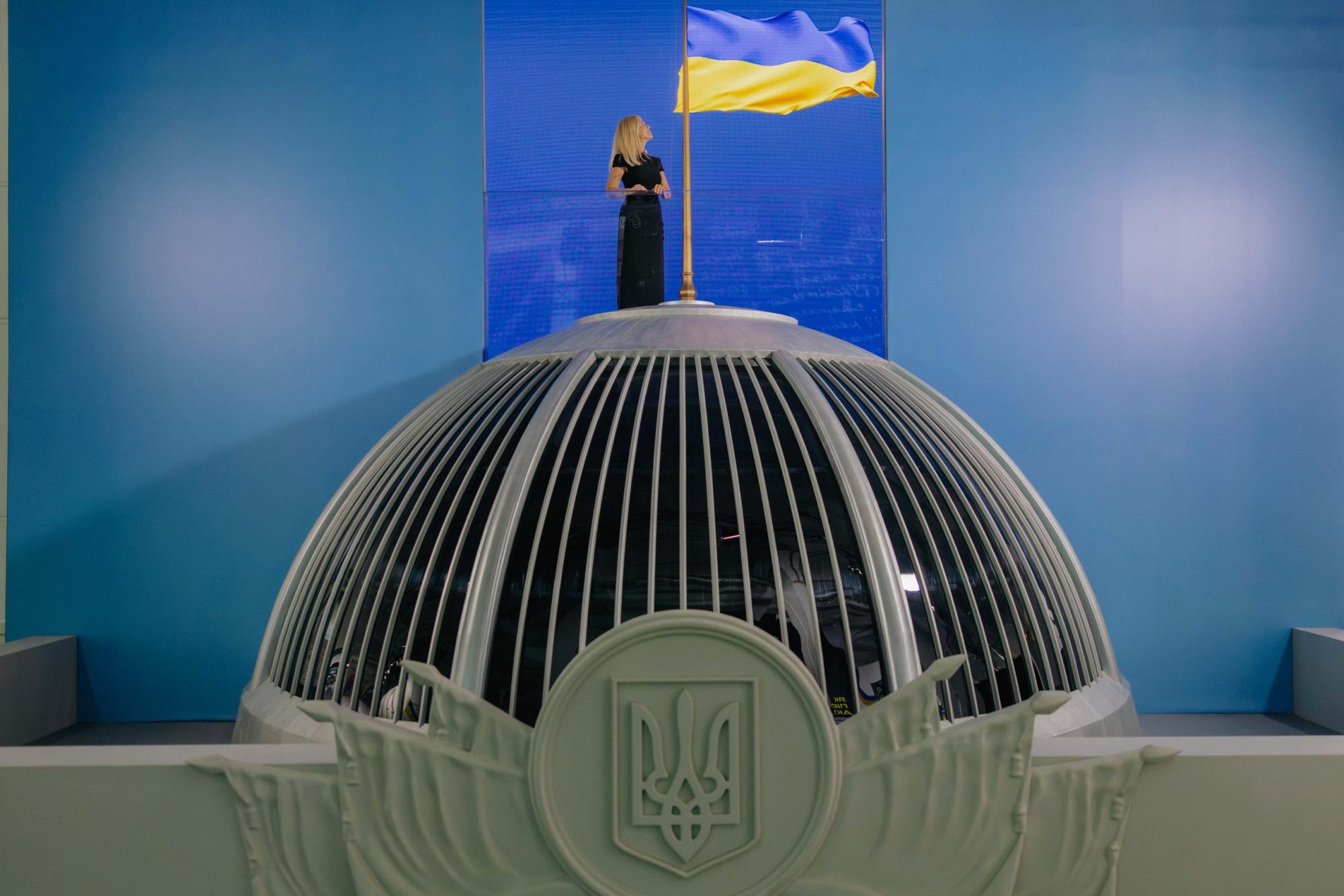 Підняти прапор Незалежності й зайти в кабінет Президента: чому потрібно відвідати виставку "Той день"